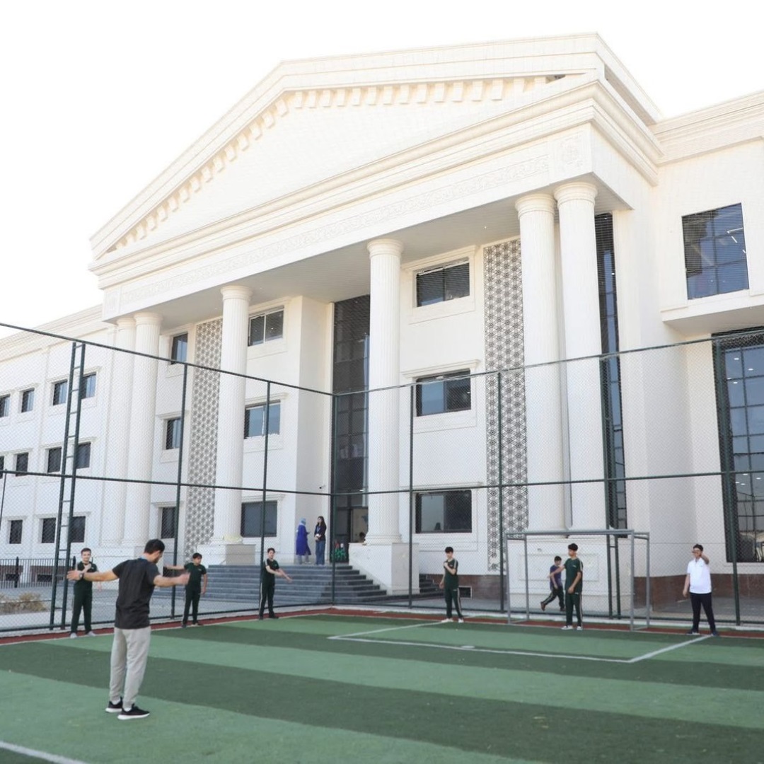 Cambridge International Pathway College *